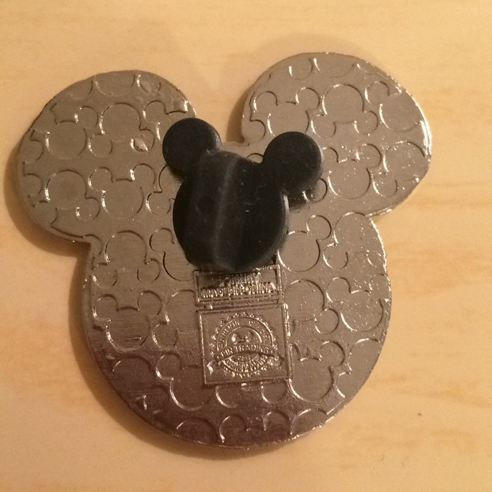 Disney Mickey Mouse Pin - Picture 2 of 2